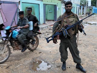 Термобарическое оружие обнаружено при обследовании террористического лагеря тамильских сепаратистов, захваченного в минувшее воскресенье подразделениями армии Шри-Ланки в северо-восточном округе Муллаиттиву