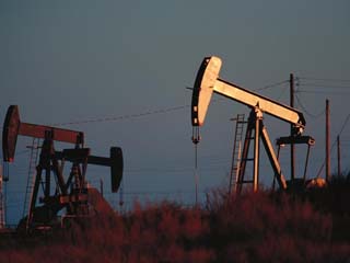 Согласно опубликованному в понедельник отчету группы аналитиков Morgan Stanley цена американской нефти сорта WTI (West Texas Intermediate) упадет во втором квартале к своему минимуму на уровне 25 долларов за баррель
