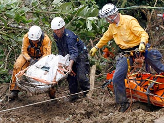 Не менее 20 человек погибли во вторник на западе Колумбии при падении автобуса в пропасть глубиной 120 метров