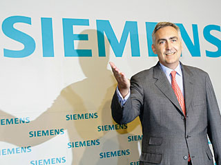 На прошлой неделе Siemens объявил о выходе из СП с французским атомным концерном AREVA, который считается основным конкурентом "Росатома"