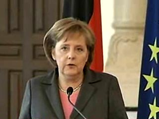 Канцлер Германии Ангела Меркель обратилась к Папе Римскому Бенедикту XVI с призывом сформулировать четкую позицию Ватикана по поводу Холокоста