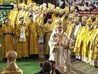 Подавляющее число россиян положительно оценивает избрание митрополита Кирилла Патриархом Московским и всея Руси
