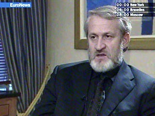 Сам бывший чеченский полевой командир Закаев в настоящее время скрывается от российского правосудия в Лондоне