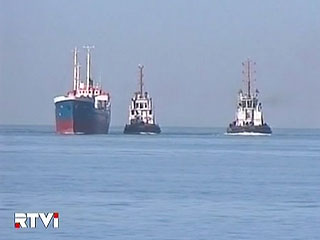 Израильтяне вернули захваченное судно с гуманитарной помощью в Ливан 