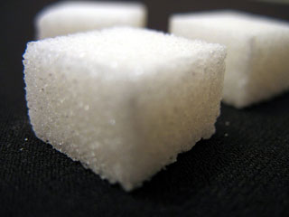 Московские власти начали регулировать цены на сахар, стоимость которого за последнюю неделю выросла на 9%