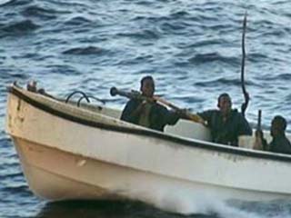 Сомалийские пираты освободили сегодня китайское рыболовецкое судно за выкуп в размере 1,7 млн долларов США. Об этом сообщил глава Программы по поддержке моряков в Восточной Африке Эндрю Мвангура
