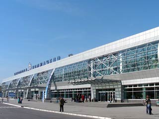 В новосибирском аэропорту "Толмачево" в понедельник утром из-за технических неполадок совершил аварийную посадку Boeing-737