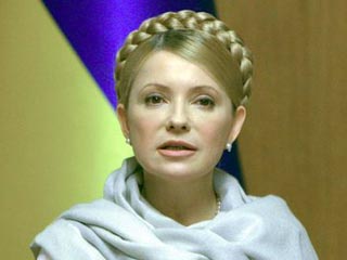 Премьер Украины Юлия Тимошенко вновь оказалась в центре скандала, на этот раз связанного с согласием России предоставить Украине кредит