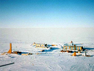 С российской антарктической станции "Восток" из-за природных аномалий были эвакуированы 25 человек