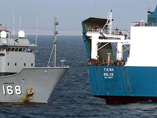Освобожденных членов экипажа украинского судна Faina вывезут из Кении спецрейсом