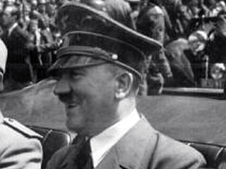 Журналистка английской газеты The Times Кейтлин Морган считает, что Адольф Гитлер не мог искренне улыбаться и быть заботливым