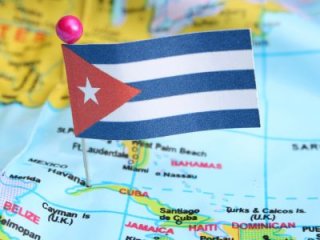 Большинство американцев хотели бы нормализации отношений между Соединенными Штатами и Кубой