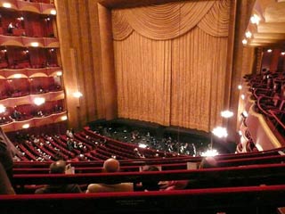 12 ноября 2009 года в Метролитен-опера состоится премьера трехактной оперы чешского классика Леоша Яначека "Записки из мертвого дома"