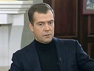 Медведев решил регулярно информировать россиян о кризисе по ТВ 