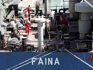 Российские моряки с освобожденного из пиратского плена украинского сухогруза Faina вернулись на родину