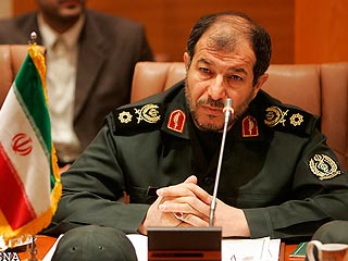 Министр обороны и поддержки Вооруженных сил Ирана бригадный генерал Мостафа Мохаммад Наджар прибыл в понедельник в Москву с официальным визитом