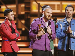 в феврале 2009 года группа Coldplay также была удостоена премии Grammy в трех номинациях, в том числе за лучший рок-альбом
