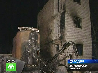 Число погибших в результате пожара в доме в Астраханской области достигло 18 человек 