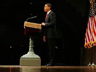 Президент Барак Обама подписал законопроект о новых чрезвычайных мерах, направленных на выведение экономики США из кризиса