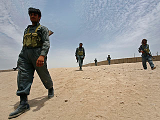 Более половины полицейских, служащих в афганской провинции Гильменд на юге страны, употребляют наркотики