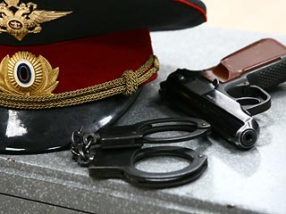 В ХМАО милиционер подстрелил человека, отказавшегося платить ему 30 тысяч рублей за розыск вора
