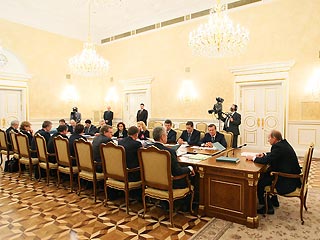 Путин обсудил с министрами параметры бюджета на 2009 год