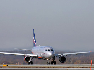 Принадлежащий российской авиакомпании "Аэрофлот" аэробус А-319 совершил сегодня вынужденную посадку в национальном аэропорту Минска