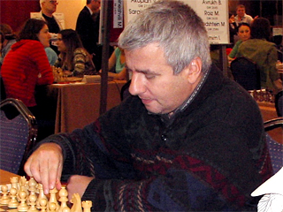 Гроссмейстер Кирил Георгиев провел в Софии марафонский шахматный матч на 360 досках