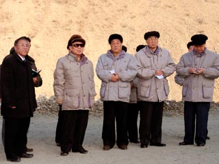 Ким Чен Ир посетил угольный комбинат в Мусане, февраль 2009 года