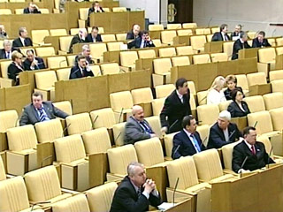 Госдума РФ приняла в первом чтении законопроект, который переносит на пять лет сроки перевода рынков в капитальные здания