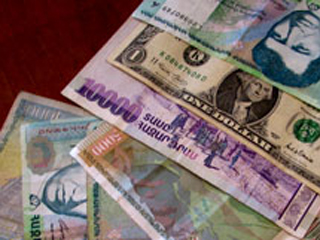 Армения перешла к политике "плавающего" курса национальной валюты, ограничив вмешательство на валютном рынке