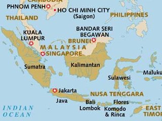 Тринадцать человек пропали без вести после столкновения в индонезийских территориальных водах сухогруза и буксира