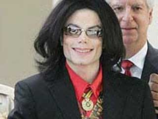Легендарный музыкант Майкл Джексон дал в Лондоне пресс-конференцию, на которой сообщил о своем намерении дать в лондонском зале 02 Arena серию концертов