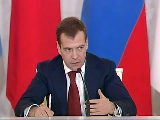 Президент России Дмитрий Медведев продолжит общаться с россиянами в новом формате  в телевизионном эфире