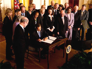 Президент США Барак Обама отменил введенный Джорджем Бушем в 2001 году запрет на государственное финансирование исследований стволовых клеток эмбриона человека