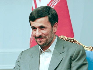 Президент Ирана Махмуд Ахмадинежад хоронит мировой капитализм вместе с долларом