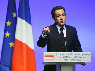 Президент Франции Николя Саркози официально объявил о готовности вернуть страну в интегрированные военные структуры командования НАТО