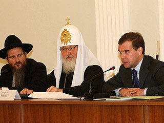 Президент РФ Дмитрий Медведев провел накануне в Туле заседание президиума Госсовета и совета по взаимодействию с религиозными объединениями по проблемам духовно-нравственного воспитания молодежи