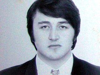 В Чечне предстанет перед судом сотрудница управления Федеральной миграционной службы по Чеченской республике, выдавшая поддельный заграничный паспорт Рустаму Махмудову, обвиняемому в убийстве журналистки Анны Политковской и сейчас находящемся в международ