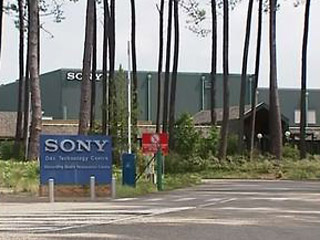 Глава Sony France провел всю ночь в заложниках у рабочих собственного завода