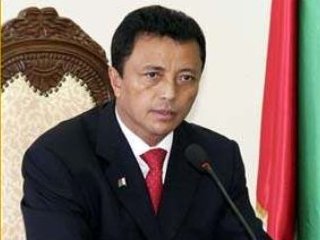 Президент Мадагаскара Марк Равалуманана обратился к ООН и Южно-Африканскому сообществу по развитию с просьбой об оказании ему военной помощи
