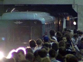 В час пик на "красной" ветке московского метро сломался поезд 
