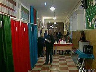 В Азербайджане в среду началось голосование на референдуме по внесению поправок в конституцию
