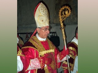 Председатель папской комиссии "Ecclesia Dei" кардинал Дарио Кастрильон Ойос ответил на критику со стороны главы пресс-службы Ватикана священника Федерико Ломбарди