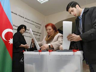 Избиратели Азербайджана проголосовали на референдуме в среду за поправки в конституцию страны, по одной из которых будут сняты ограничения на переизбрание президентом одного лица более двух раз