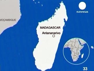 Членство Мадагаскара в Африканском союзе приостановлено в пятницу в связи с "неконституционной сменой правительства". Об этом сообщил журналистам в Аддис-Абебе председатель Совета по миру и безопасности организации Бруно Нонгома