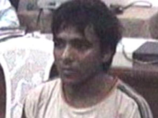 В понедельник в Индии предстал перед судом единственный выживший участников террористического нападения на Мумбаи в ноябре 2008 года. Обвиняемый Аджмал Амир Касаб признал в первый день слушаний, что он из Пакистана и обратился за правовой защитой