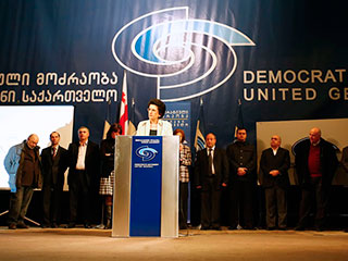 По данным оппозиции, в преддверии анти-президентского митинга в Грузии начались массовые аресты членов партии "Демократическое движение - Единая Грузия"