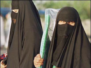В Пакистане талибы запрещают женщинам ходить в магазины