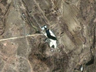 КНДР технически имеет возможность уже в течение ближайших трех-четырех дней запустить свою ракету со спутником, которая монтируется сейчас на полигоне Мусудан-ни